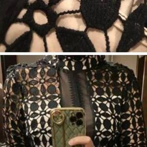 Stunning little black dress.